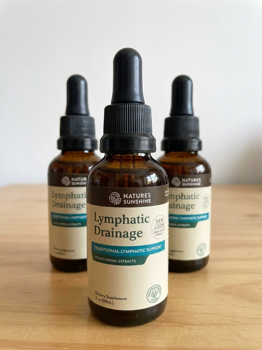 Tres frascos de Lymphatic Drainage sobre la mesa de la cocina